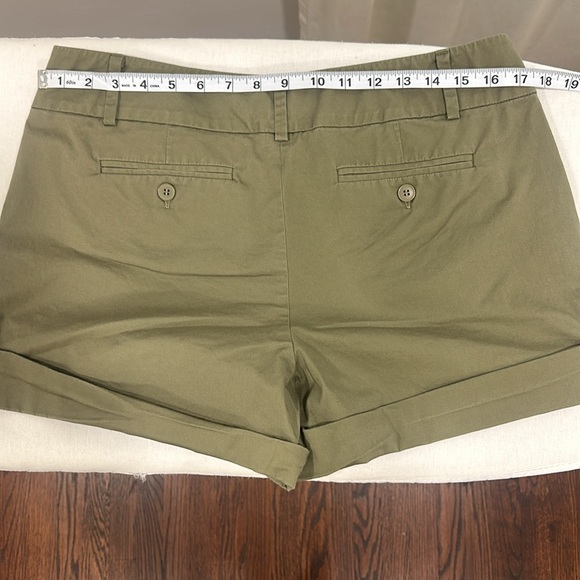EUC women’s NY & Company Shorts size 12 - Picture 4 of 6